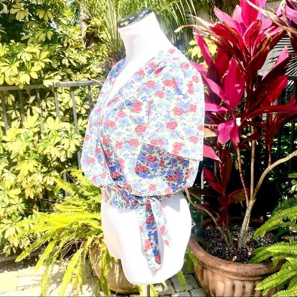 Code Mode Wrap Around Crop Top - Picture 3 of 9